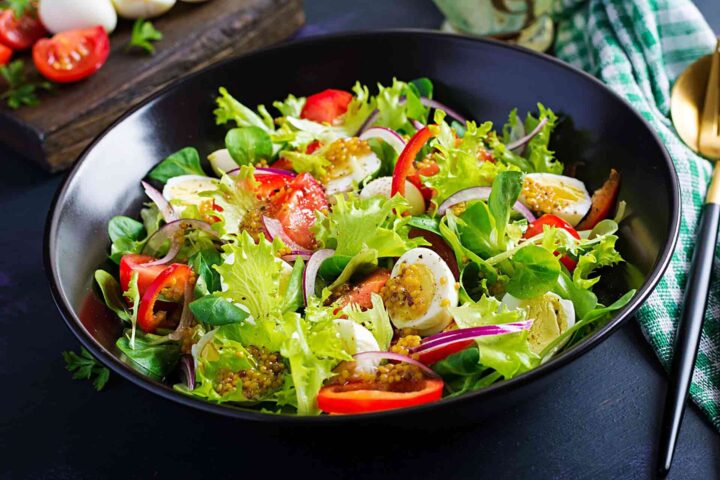 7 idées pour rendre vos salades estivales plus appétissantes