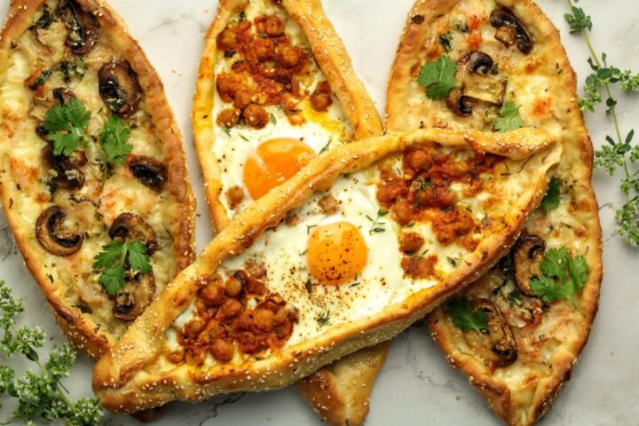 Pide : l’alternative gourmande et originale à la pizza classique